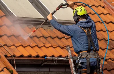 Démoussage et hydrofuge de toiture à Fignières